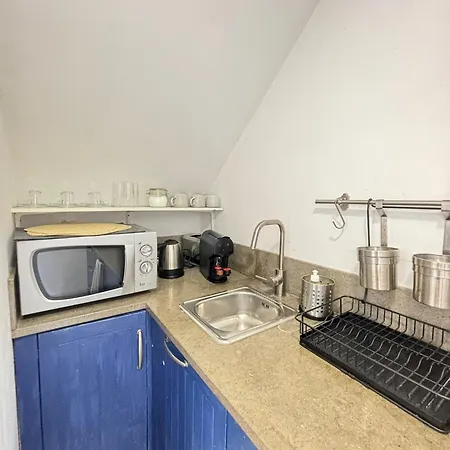 Alfama's Hidden Terrace Gem Apartament