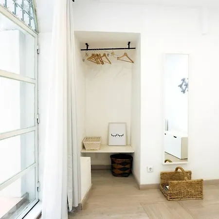 Alfama's Hidden Terrace Gem Lissabon