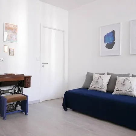 Alfama's Hidden Terrace Gem Apartment *