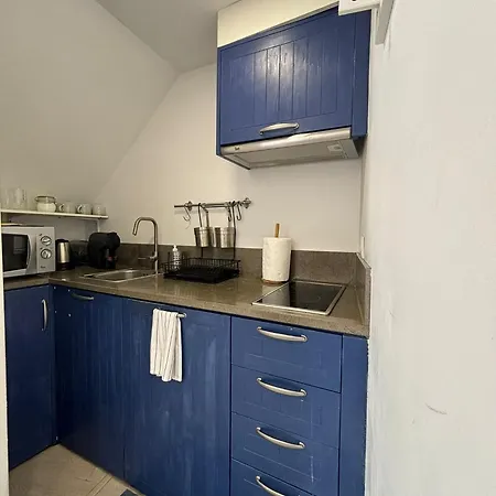 Alfama's Hidden Terrace Gem Lissabon