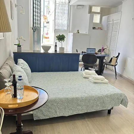 Alfama's Hidden Terrace Gem Lissabon